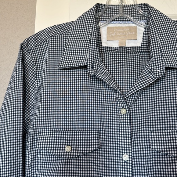 Banana Republic Soft Wash button down - Picture 2 of 13